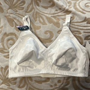 Size 36DD Classic White Flexible Support Bra